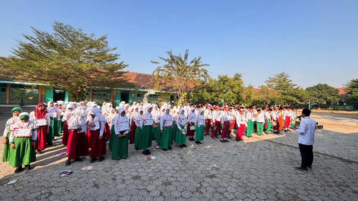 SEMANGAT: Kegiatan siswa MTsN 10 Jombang mengikuti Matamuda, Senin (13/7).