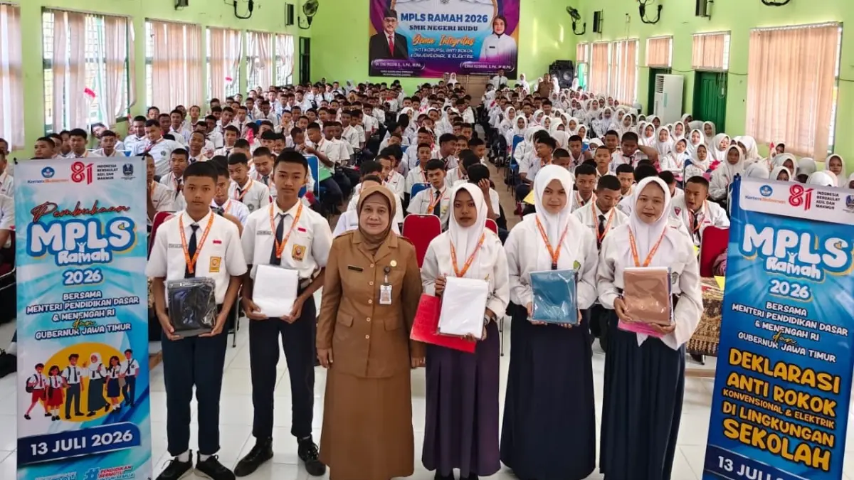 ANTUSIAS: Siswa SMKN Kudu mengikuti MPLS, Senin (13/7).
