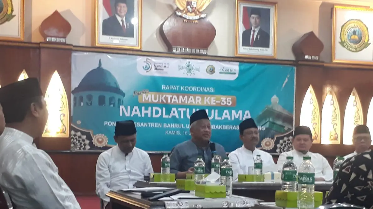 BERI PENJELASAN: Sekretaris Steering Committee (SC) Muktamar Ke-35 NU, Prof Dr. Ir H Mohammad Nuh saat memberikan penjelasan, Kamis (16/7). 