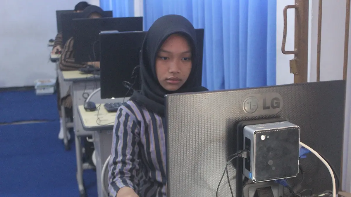 
ANTUSIAS: Siswa SMAN Mojoagung mengikuti tryout TKA 2025. 

