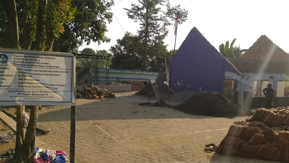 SWAKELOLA: Proses revitalisasi di SDN Wonosalam 5 mulai berjalan, (10/7)