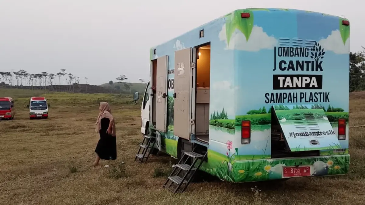 SIAP PAKAI: Mobil toliet yang disiapkan Dinas Lingkungan Hidup Kabupaten Jombang untuk Muktamar NU. 