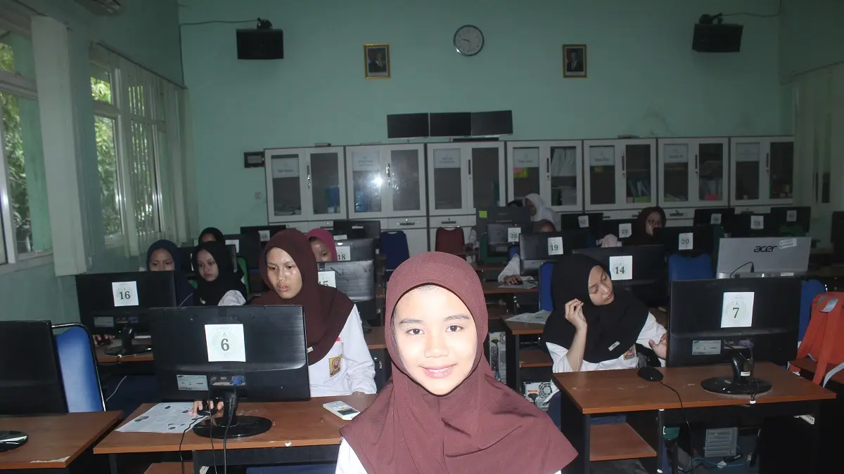 Faatina Areta Aqila, Kelas 9-C SMP AWH Tebuireng
