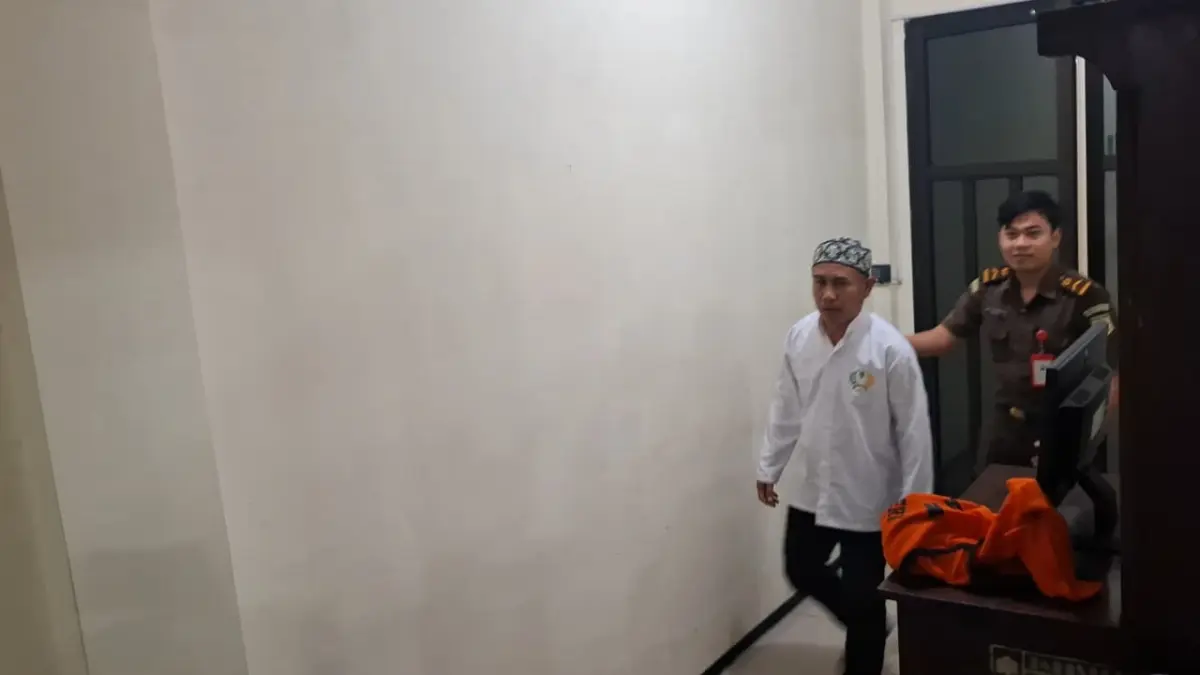 Suwarno, 46, dituntut penjara seumur hidup dalam sidang yang digelar di Pengadilan Negeri (PN) Jombang, Selasa (28/7).
