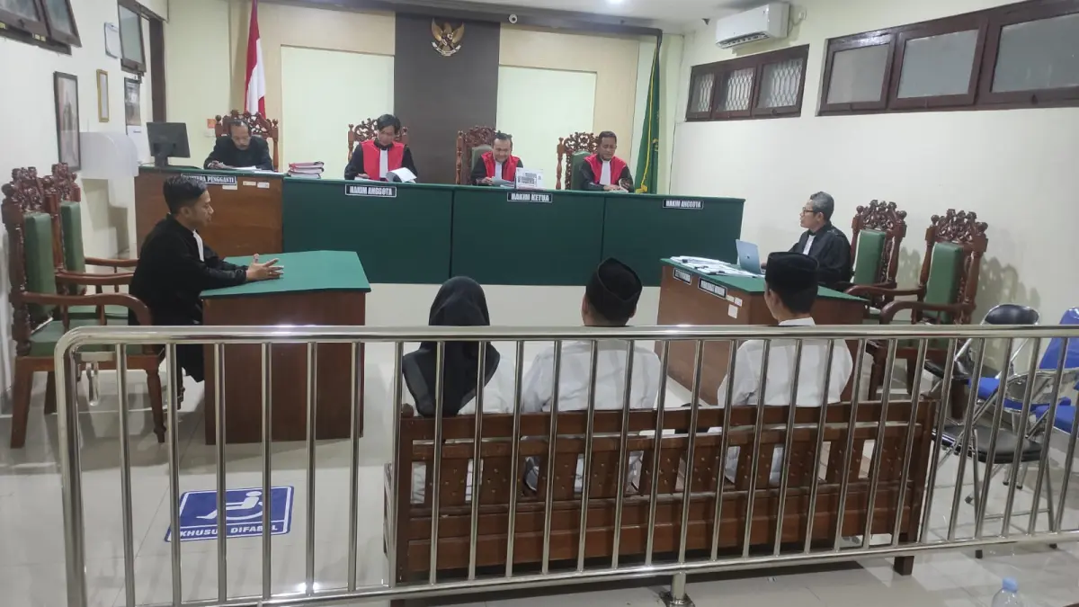  Empat terdakwa kasus greenhouse ganja di Desa Mojongapit, Kecamatan Jombang kompak meminta dibebaskan dari seluruh dakwaan. 