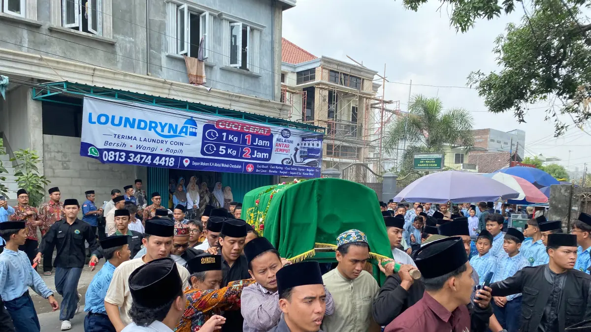 KH Muhammad Roqib Wahab, putra Pahlawan Nasional sekaligus pendiri NU, KH Abdul Wahab Hasbullah, wafat pada Kamis (30/7/2026).

&nbsp;

