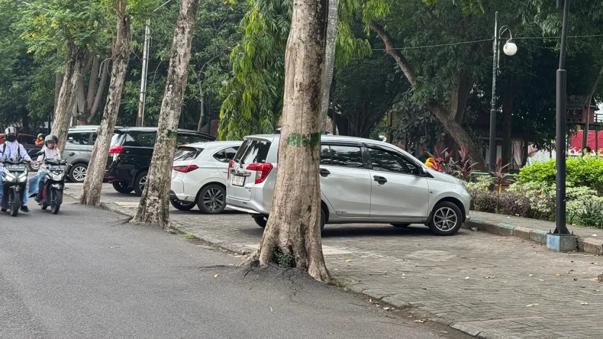 Belum adanya retribusi di RTH Kebonrojo Jombang membuat PAD dari lokasi ini menguap