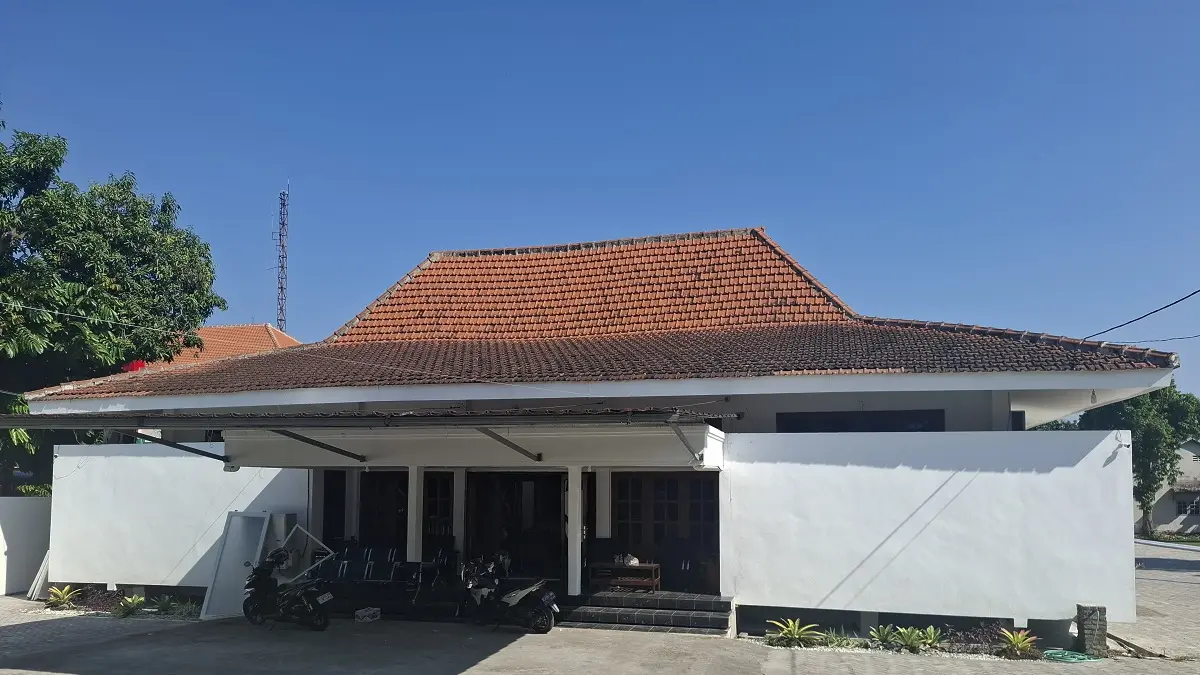 Seluruh layanan Kejaksaan Negeri (Kejari) Jombang mulai dipindahkan menempati kantor sementara Jl Dr Soetomo pada Senin (3/8). 