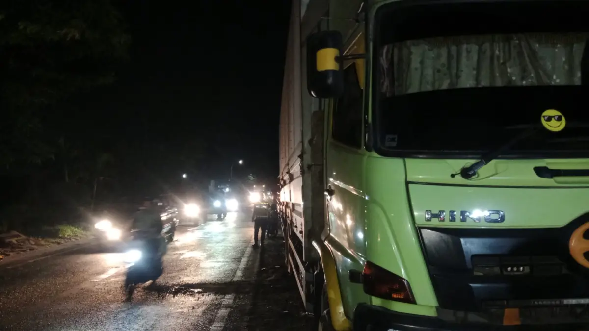 Kecelakaan lalu lintas terjadi di Jalan Brigjen Katamso, Dusun Weru, Desa Mojongapit, Kecamatan Jombang, Selasa (4/8) malam