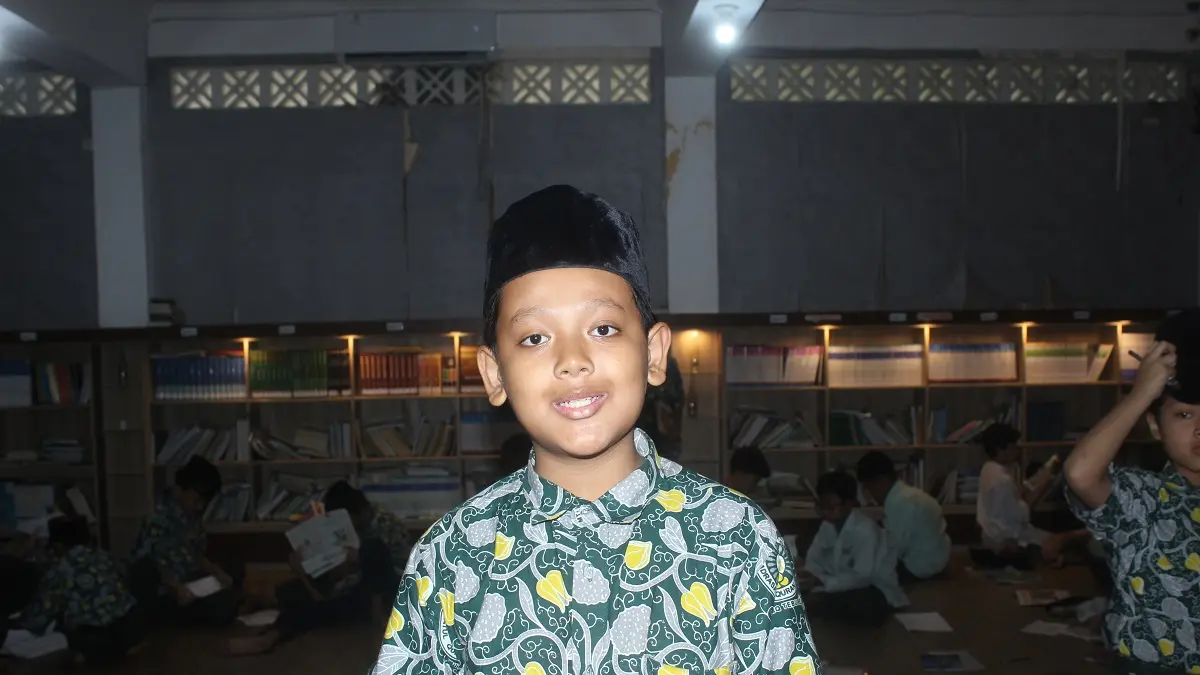  M Abdullah Jazari, Kelas 8 Tahfidz 2 MTs MQ Tebuireng