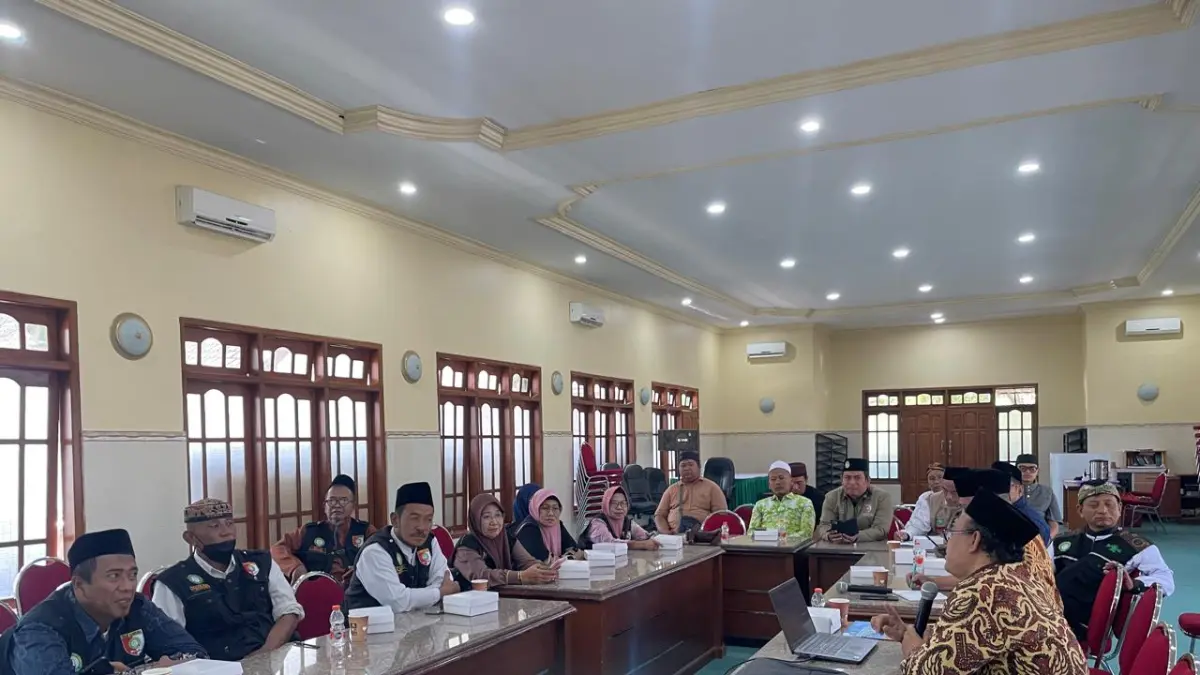 Panitia Lokal Muktamar ke-35 Nahdlatul Ulama (NU) menyiapkan layanan pijat gratis bagi para peserta.