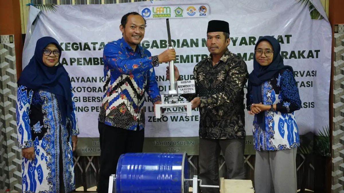  Dosen Fakultas Pertanian Universitas KH. A. Wahab Hasbullah (UNWAHA) Tambakberas Jombang, mendampingi Kelompok Ternak Budi Luhur di Desa Jarak, Kecamatan Wonosalam, Kabupaten Jombang