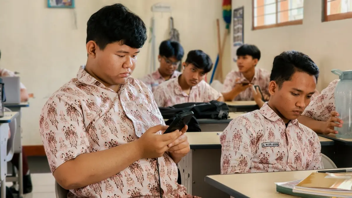 LATIHAN: Siswa kelas 12 SMAN 2 Jombang mengikuti tryout TKA sebagai bagian dari persiapan pelaksanaan TKA. 

