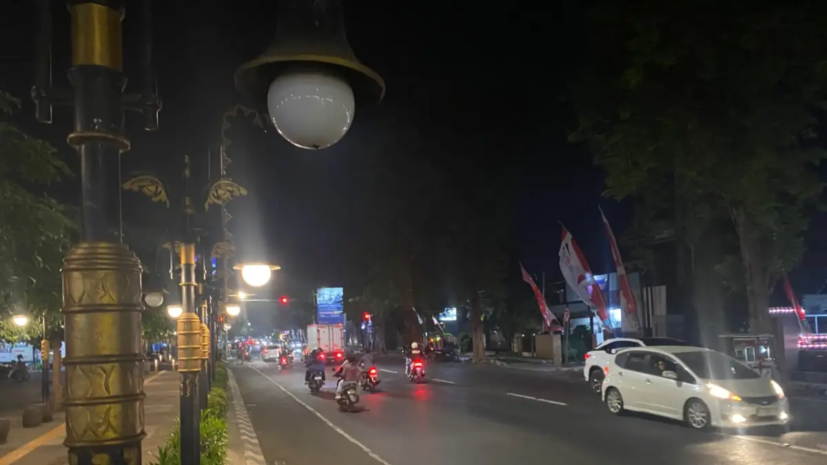 DILANJUTKAN: Trotoar dan drainase Jl Gus Dur sisi utara bakal direhab.