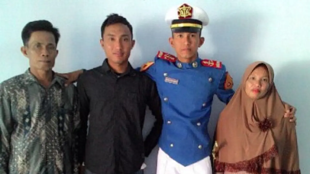 Kapten Bagus Setianto bersama keluarga