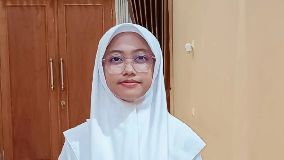 Azyeta Setya Farzhana, Kelas 9-J MTsN 4 Jombang PP Mambaul Maarif Denanyar