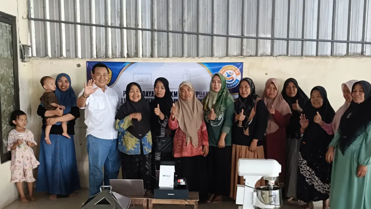 PENGABDIAN: Dosen  ITEBIS PGRI Dewantara Jombang melaksanakan program Implementasi Aplikasi electronic Point of Sale (e-POS) Sederhana untuk Digitalisasi Pencatatan Keuangan dan Penjualan di Ria Bakery Mbak Tin, Desa/Kecamatan Jogoroto.
