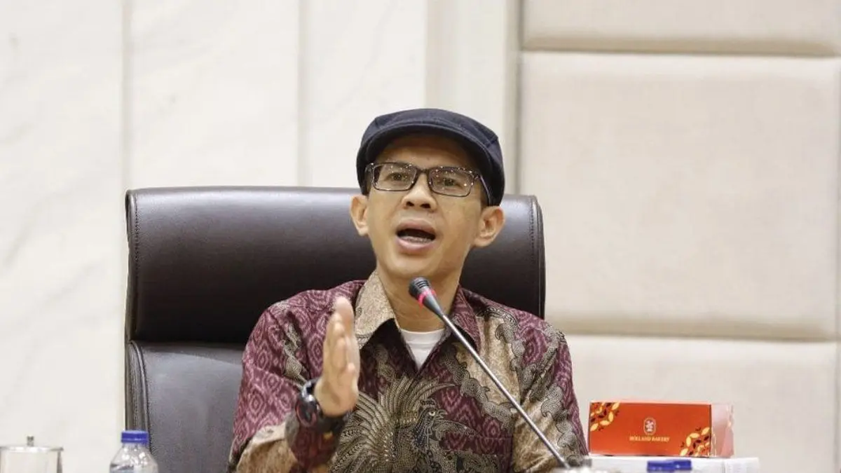  Pengamat politik Ujang Komarudin 