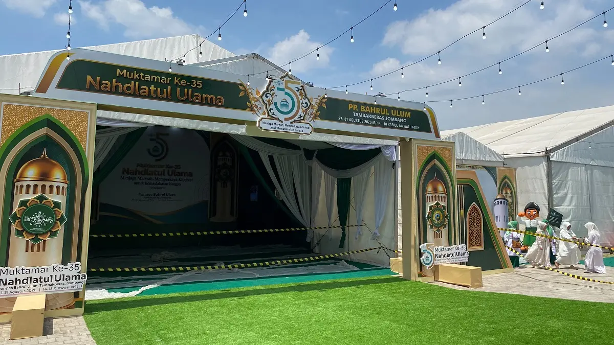 SUDAH SIAP: Area muktamar NU di Lapangan Untung Suropati sudah siap 100 persen, Rabu (26/8).