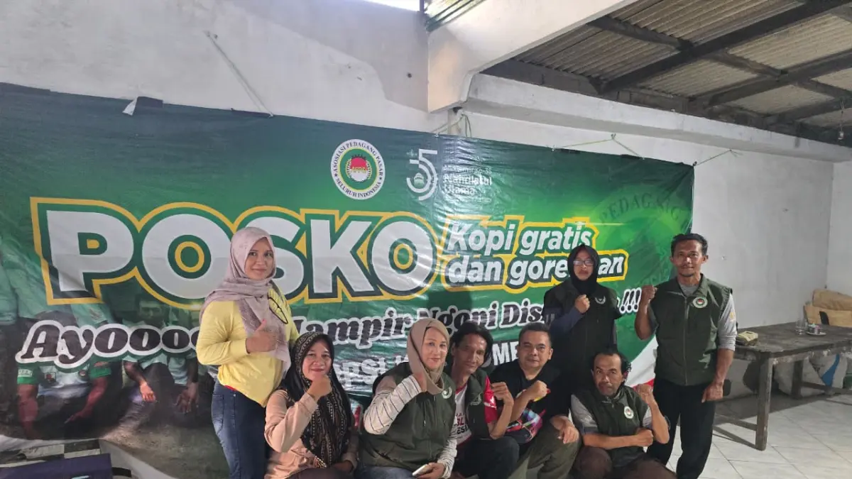 TELADAN: Wakil Ketua 3 DPRD Jombang, HM Syarif Hidayatullah ST MMT (Gus Sentot), posko APPSI Jombang di lokasi Muktamar NU di Tambakberas, (25/8).