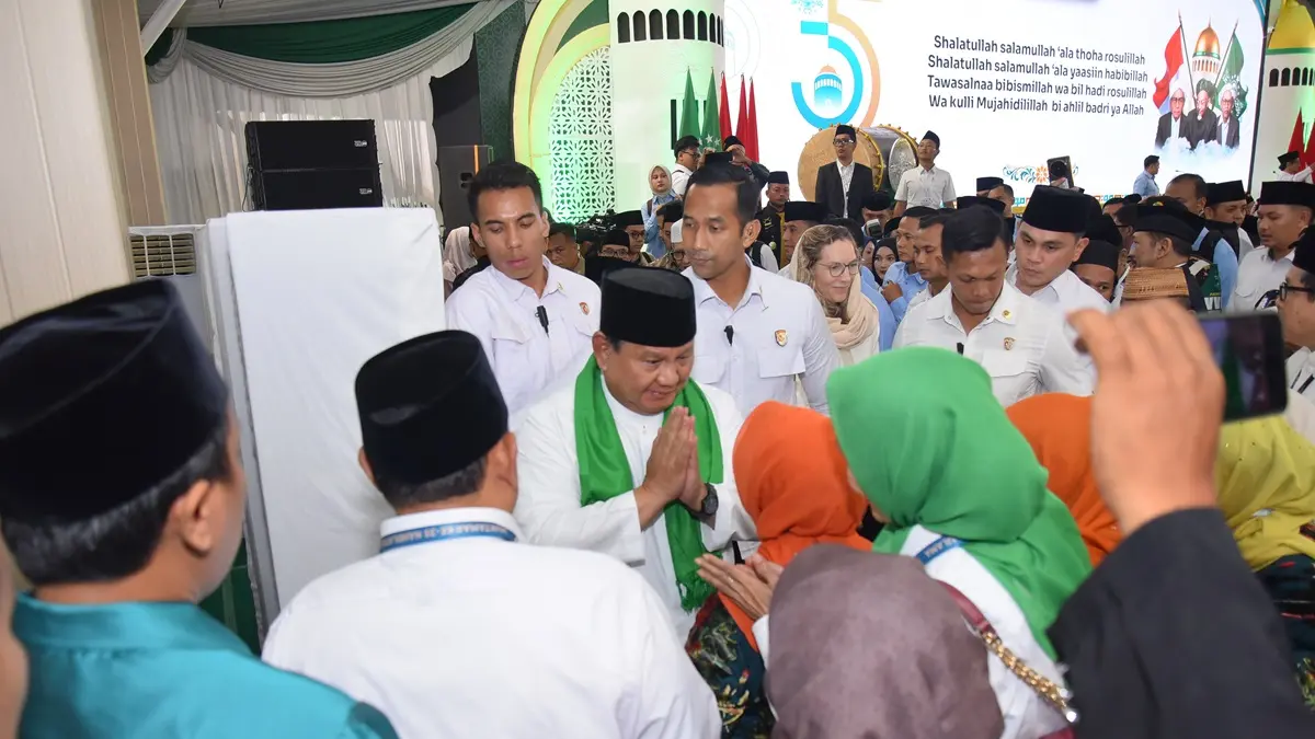 Presiden Prabowo membuka Muktamar ke-35 Nahdlatul Ulama (NU) yang digelar di Pondok Pesantren Bahrul Ulum Tambakberas, Jombang, Kamis (27/8/2026).