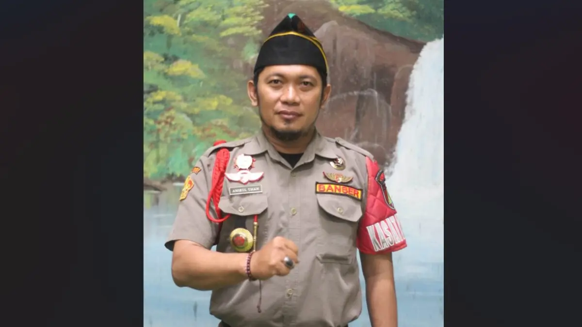 Amirul Umam SIP, Kepala Satuan Koordinasi Cabang Barisan Ansor Serbaguna (Kasatkorcab Banser) Jombang dan Sekretaris Desa Tengaran, Kecamatan Peterongan