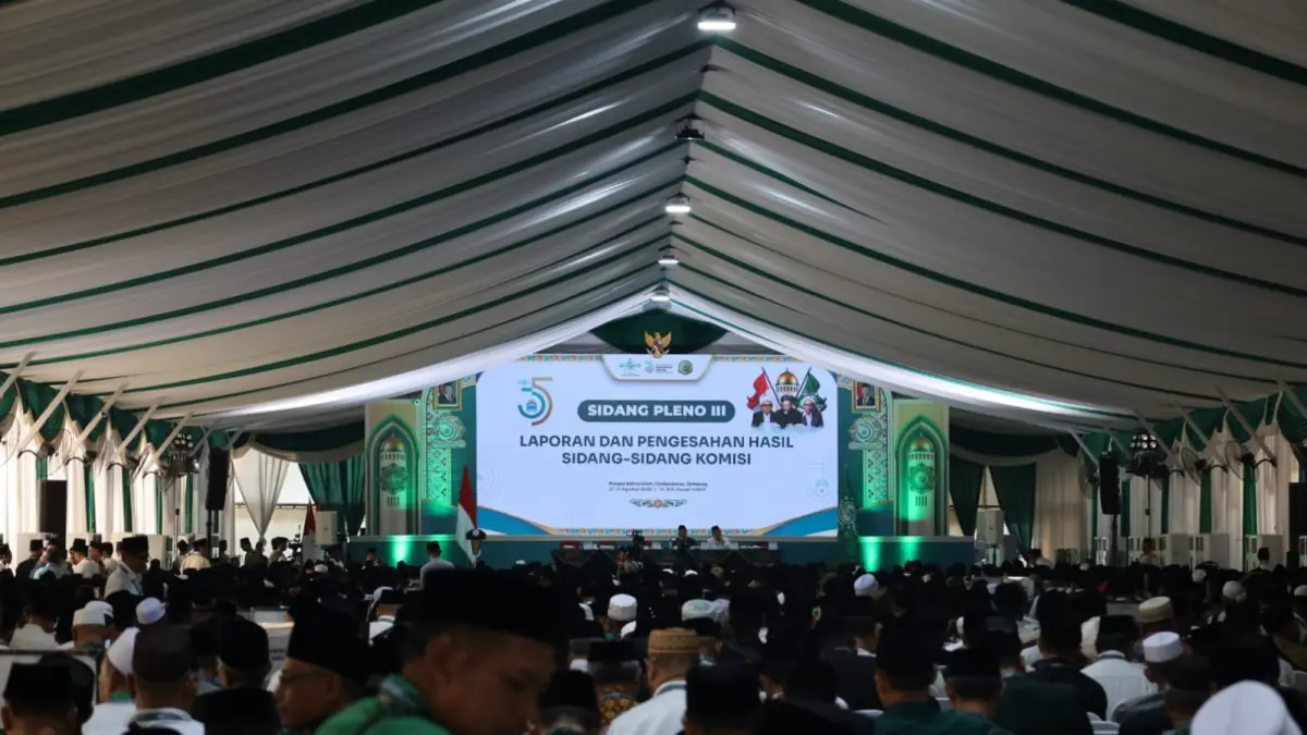 Pembacaan rekomendasi dari komisi di Muktamar ke-35 NU di Tambakberas Jombang