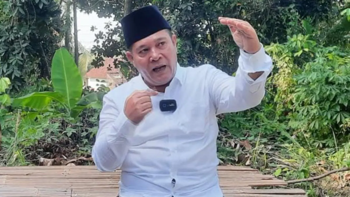 Pengasuh Pondok Pesantren Nadwatul Ummah, Buntet, KH Faris Fuad Hasyim atau Gus Faris,
