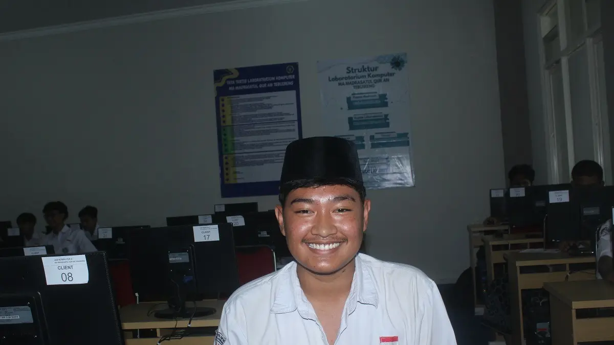 Ahmad Hamzah, Kelas XI-D MA Madrasatul Quran, Tebuireng