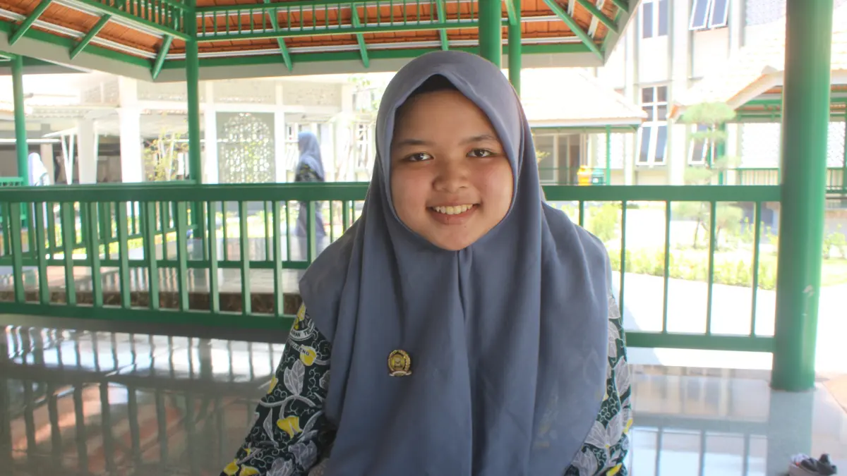 Alliya Sofia Zahrani, Kelas 8 Internasional MTs MQ Tebuireng Putri.