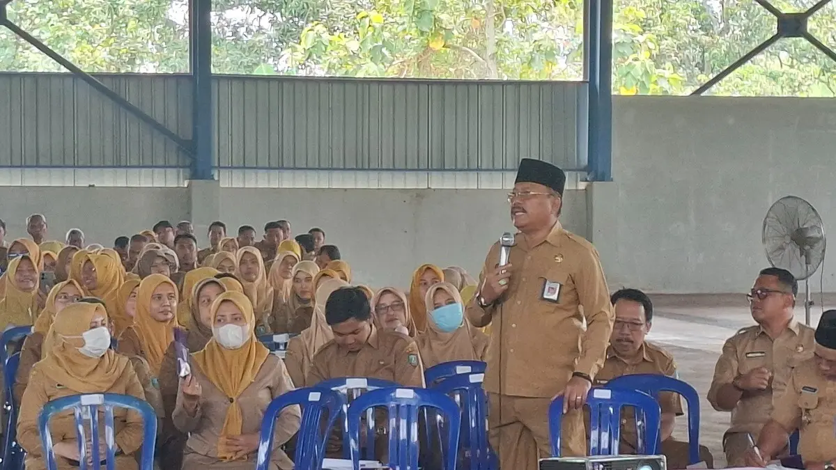 PANAS: Suasana RALB KPRI Sejahtera di kompleks TPA Banjardowo, Jombang berlangsung memanas, Selasa (1/9)). 