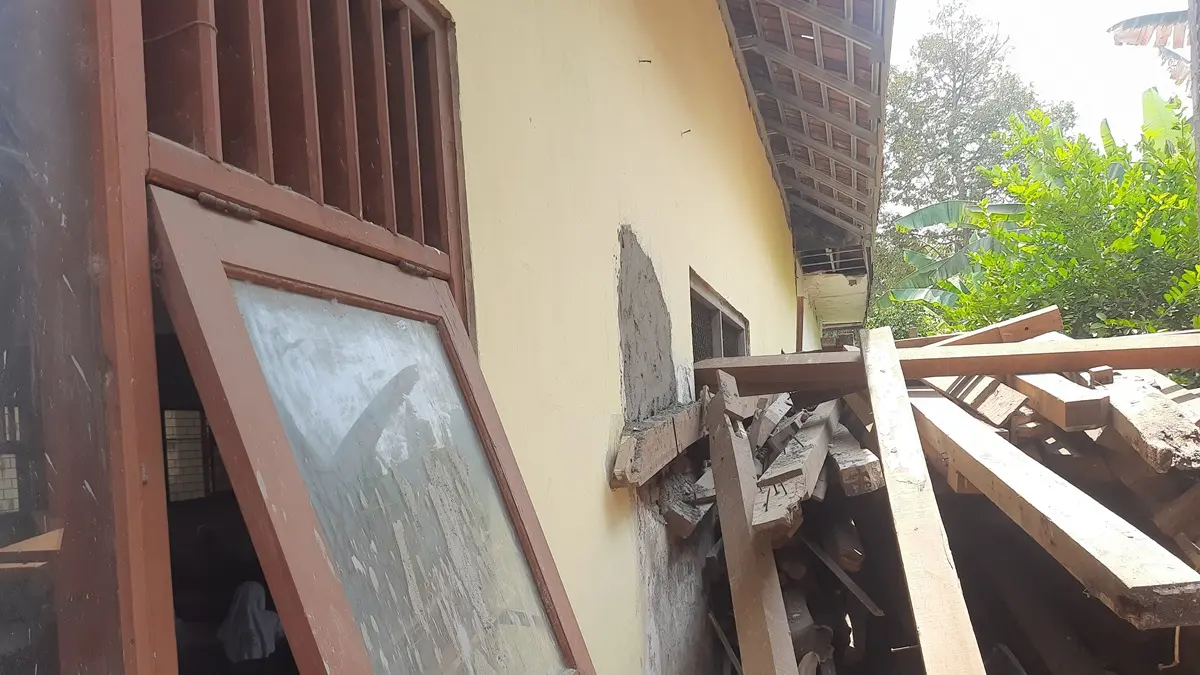 BELUM DICAT: Kondisi bangunan SDN Jarak 1 Kecamatan Jogoroto yang dikeluhkan, (31/8).