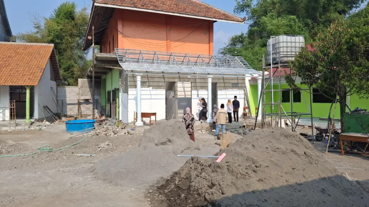PANTAU: Kunjungan BPKP di SMPI Ihsaniyat Kecamatan Ngoro 12 Agustus lalu. 