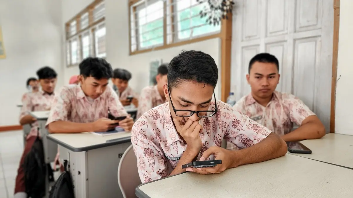 SERIUS: Siswa SMAN 2 Jombang saat mengerjakan tryout TKA, (5/8) 
