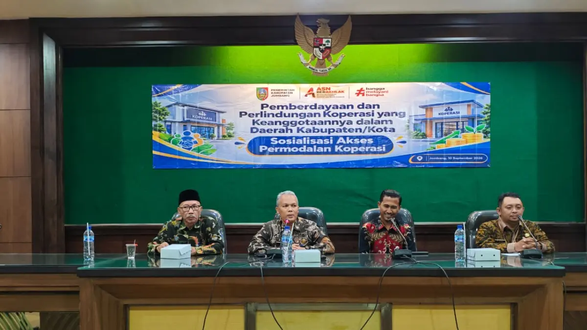 INOVASI: Kepala Dinkop UM, Hari Purnomo, membuka sosialisasi akses pemodalan UM di Ruang Setjo Adiningrat Kantor Pemkab Jombang, Kamis (10/9).
