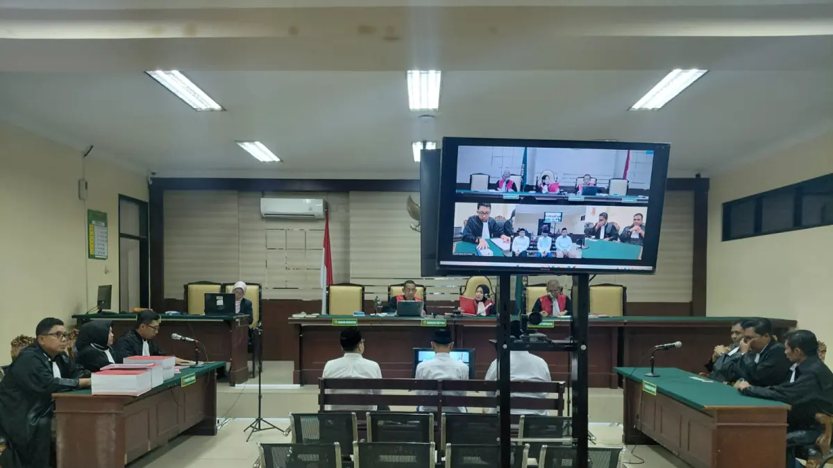 Sidang perdana untuk tiga terdakwa kasus kredit fiktif Bank BUMN Unit Keboan dilaksanakan di Pengadilan Tipikor Surabaya Rabu (16/9).
