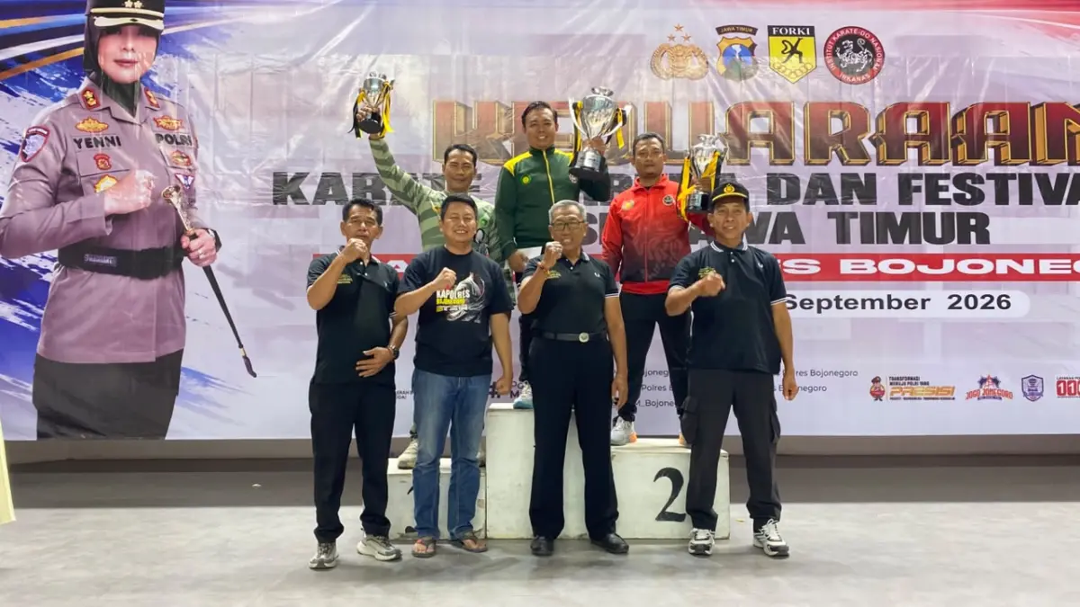 JAWARA: Karateka Dojo Satria Jombang meraih juara umum tiga pada Piala Kapolres Bojonegoro di GOR Utama Bojonegoro, (5–6/9).