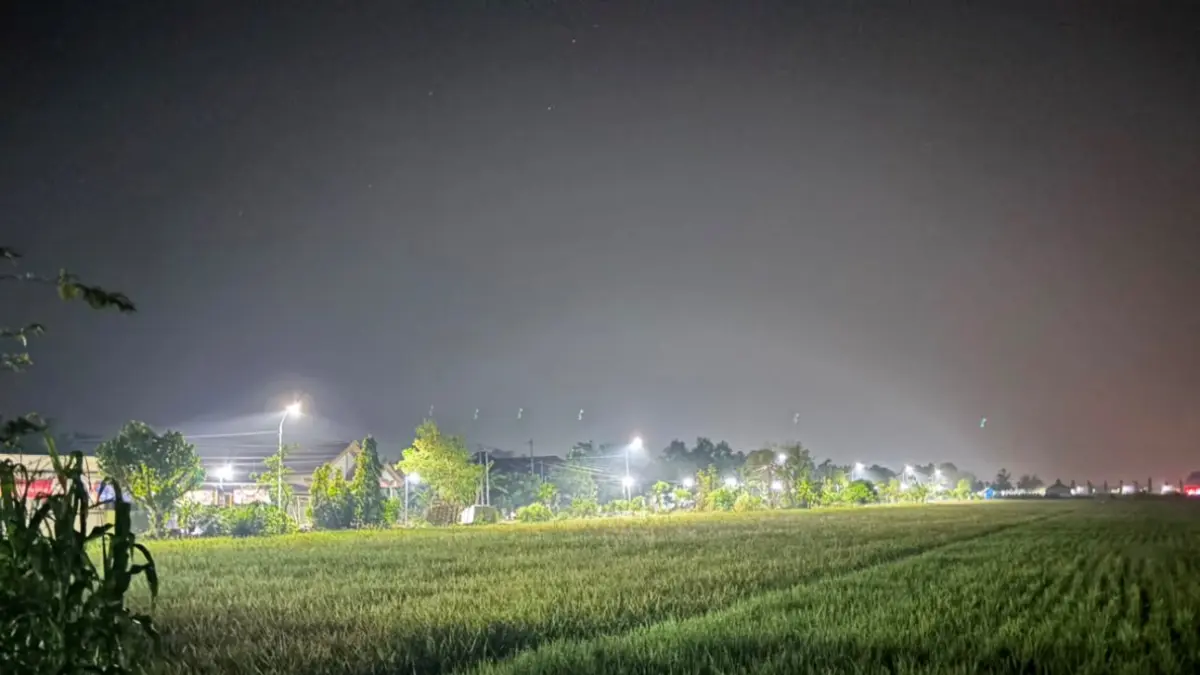 MENYALA: Proyek PJU skema PIK di Desa Kudubanjar, Kecamatan Kuru baru saja selesai, (17/9).