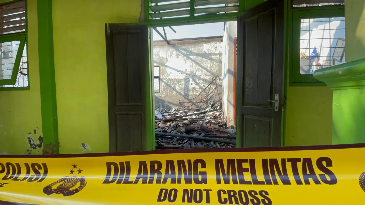 kondisi ruangan sekolah SMPN 2 Perak Jombang yang ludes dilalap api