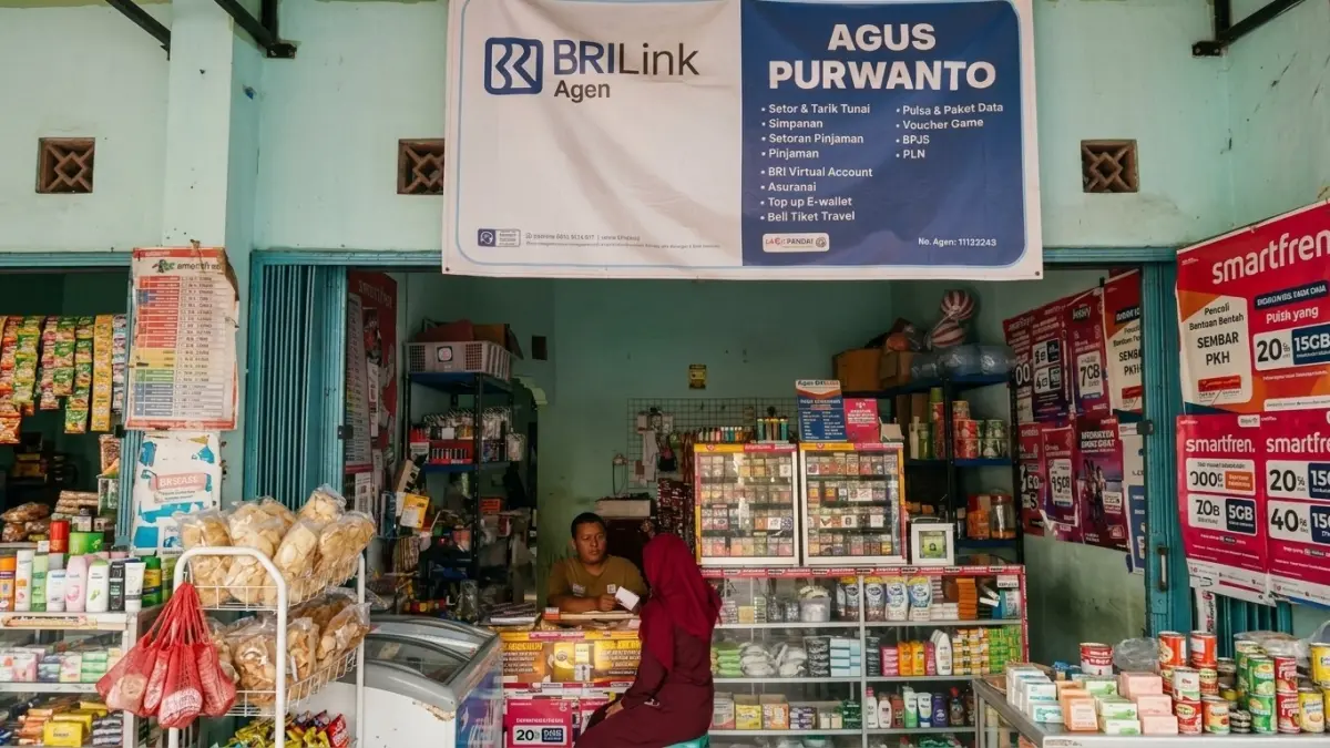 BRILink Agen Agus Purwanto, sebuah konter ponsel di Gintungan, Butuh, Tengaran, Semarang.