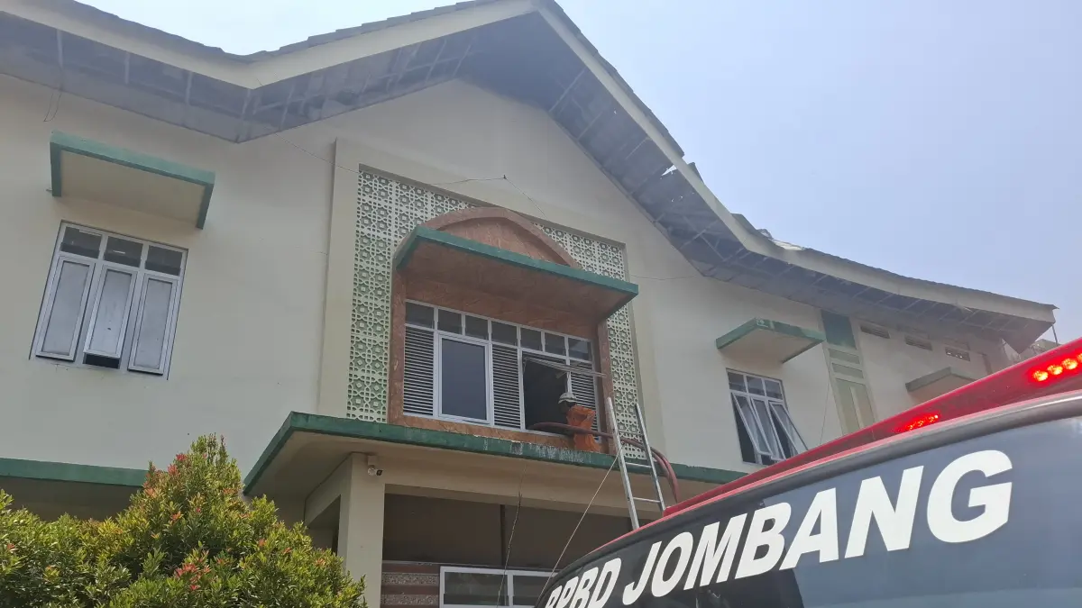 Ponpes Al Hikmah Jombang Kebakaran, Jumat (2/10).