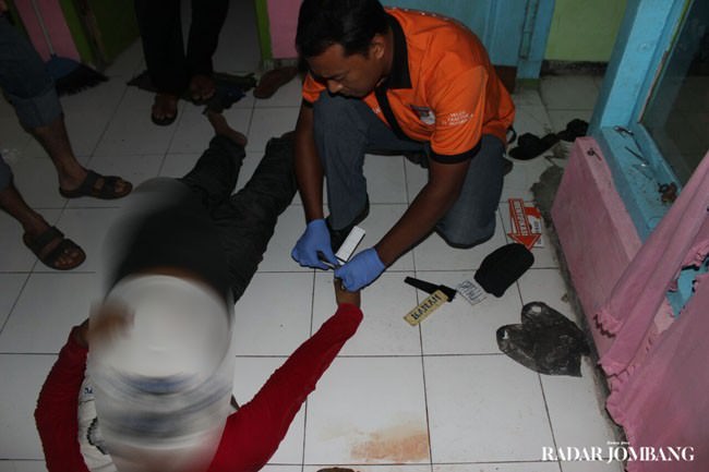 diduga-keracunan-meninggal-dengan-mulut-berbusa