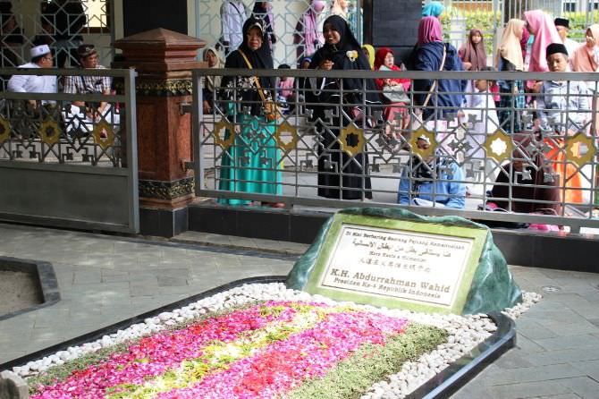 Wisata Religi Makam Gus Dur; Jujukan Peziarah Berbagai Daerah
