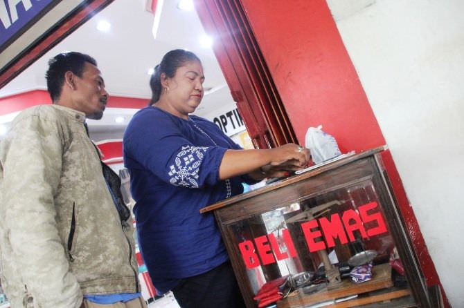 Jual Beli Emas ‘Rosok’ di Pasar Citra Niaga, Emas Rusak Diolah Lagi