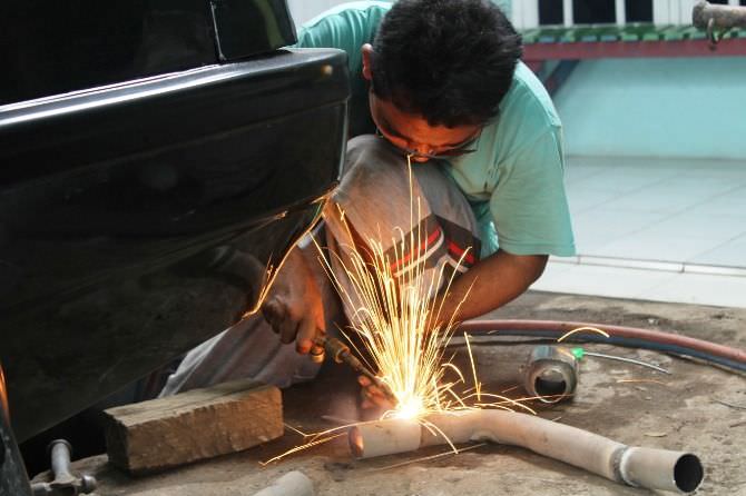 Diserbu Knalpot Stainless, Perajin Knalpot Sambong Terkendala Alat
