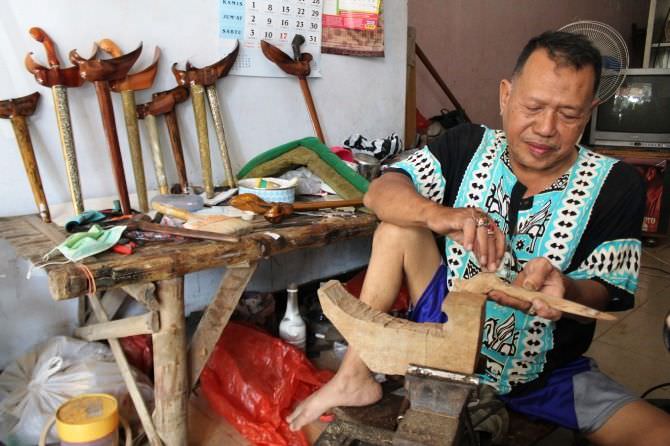 Slamet Hari Budiyono, Difabel yang Sukses Jadi Pengusaha Sarung Keris