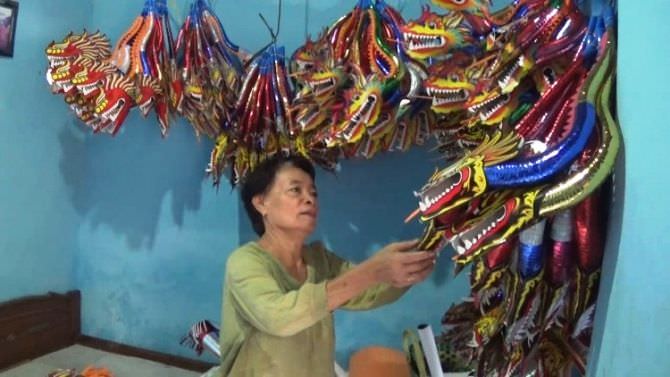 Nasib Perajin Terompet di Mojowarno; Bahan Baku Naik, Harga Jual Tetap