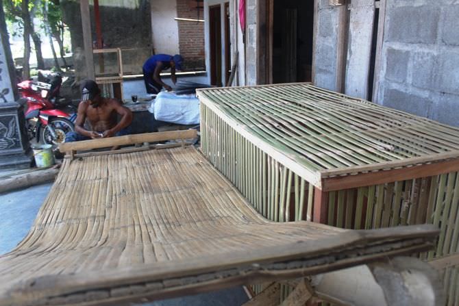 Desa Jantiganggong Perak, Salah Satu Kampung Perajin Bambu di Jombang
