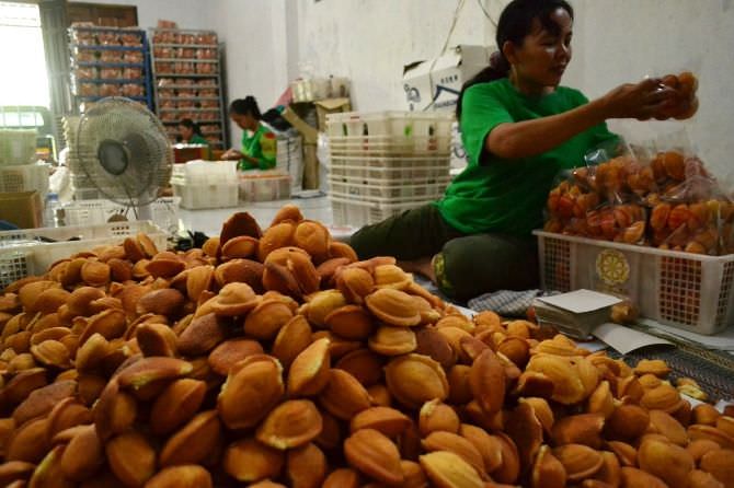 Roti Jadul Plemben Khas Banyuarang Ngoro Tembus Pasar Luar Jawa