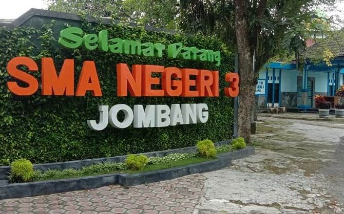 SMAN 3 Jombang Raih Predikat Sekolah Bastyasaka Berwawasan Lingkungan